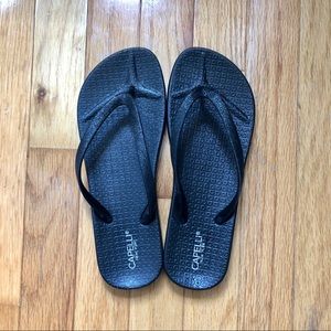 NWOT Capellini New York black sparkle flip flops